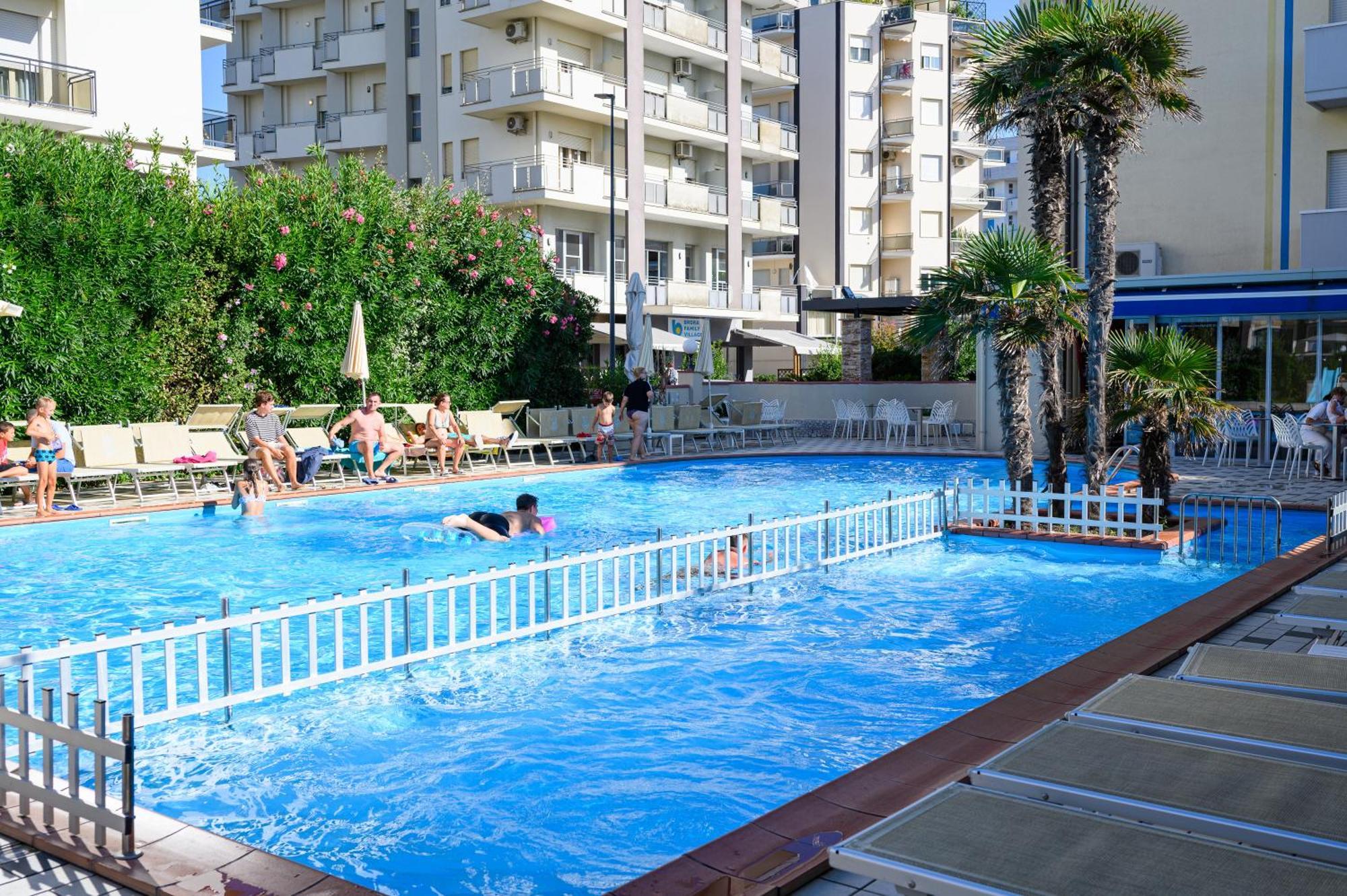 Hotel De Paris Lido Di Savio Exterior photo
